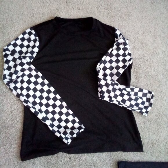 Tops - Checkered black white vans stretchy long sleeve nwot